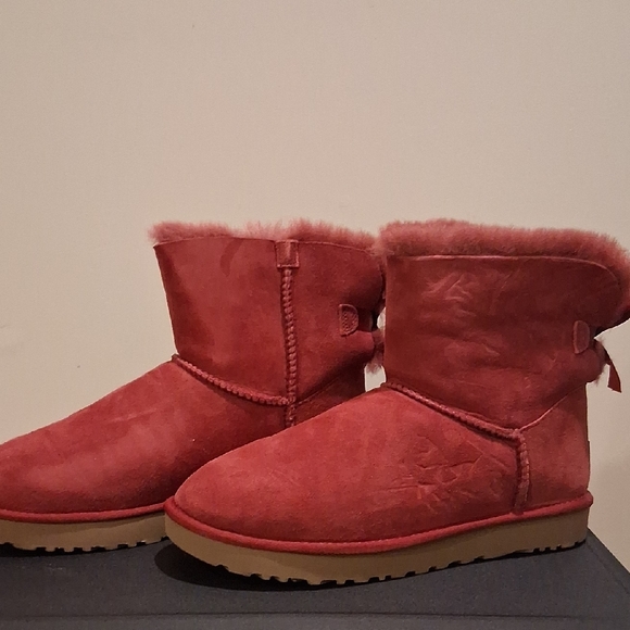 UGG Red Mini Bailey Bow Boots - Picture 10 of 14